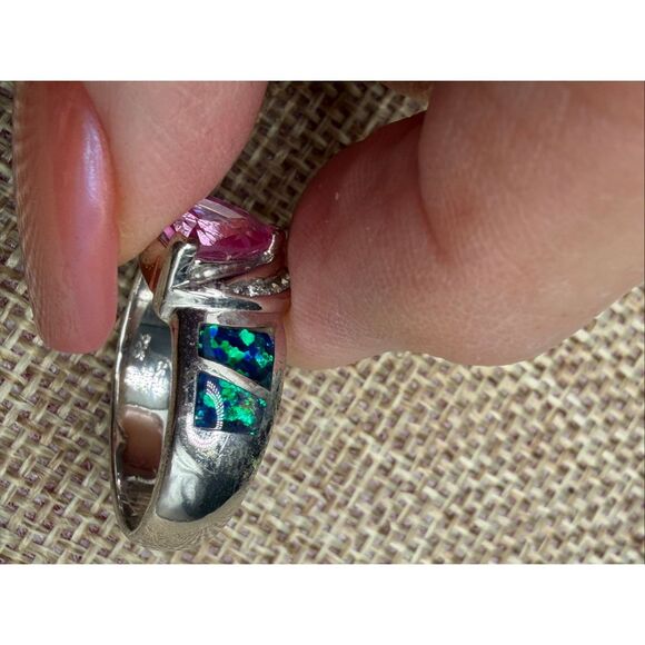 Sterling Silver Trillion-Cut Pink Stone Ring with Lab Opal Inlay – Size 7.25 Est - Picture 3 of 9